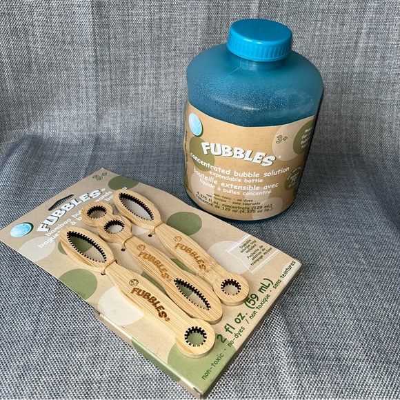 Fubbles 3 Bamboo Bubble Wands & Concentrated Bubble Solution Expandable Bottle - Picture 12 of 13